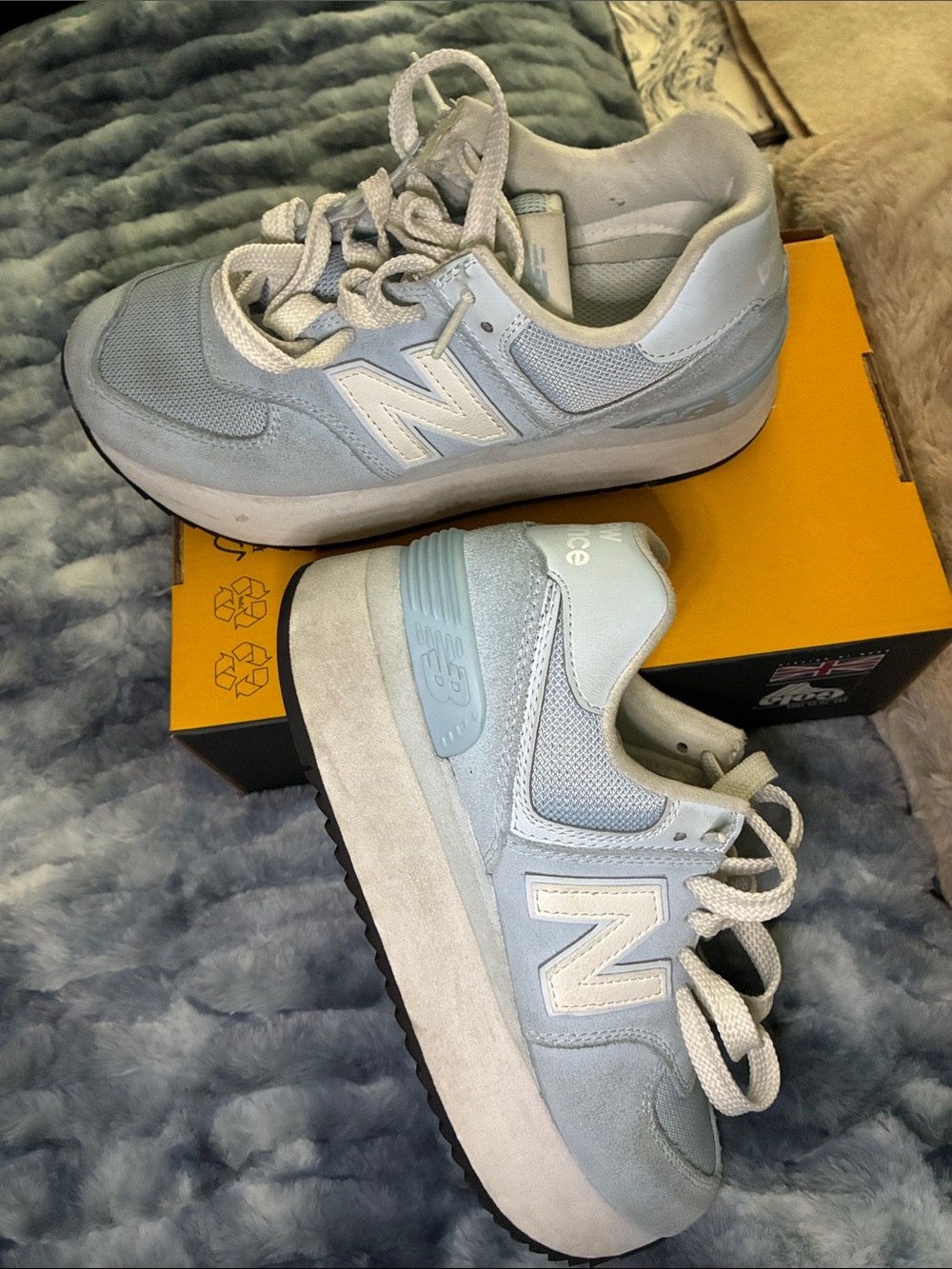New Balance women’s Pale Blue Lace-Up Sneakers